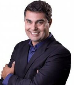 Adriano Simões